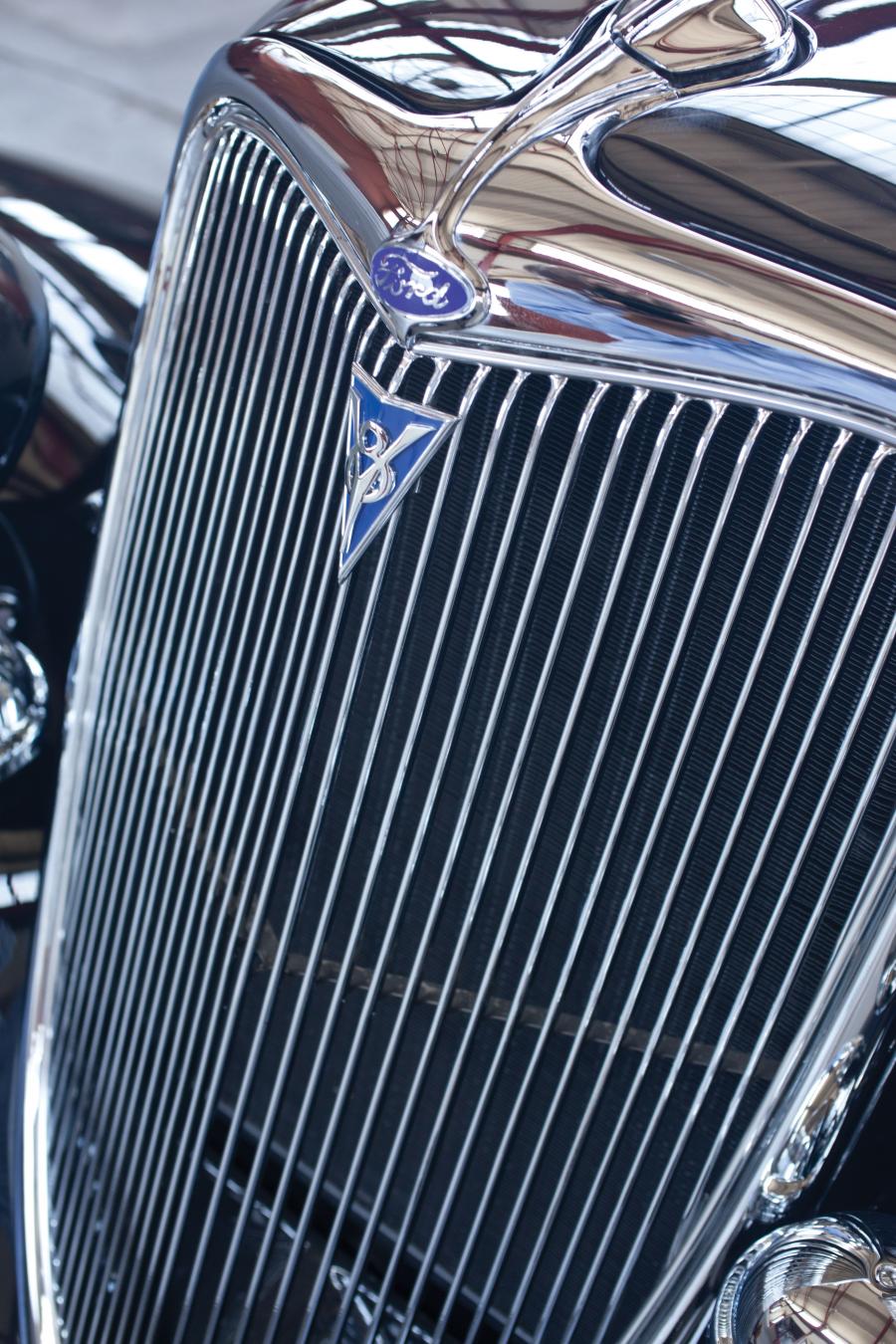  Ford V8 DeLuxe 3-Window Coupe 1934 года  (фото 8 из 24)